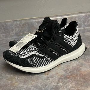 New! Adidas UltraBoost 5.0 DNA white Oreo